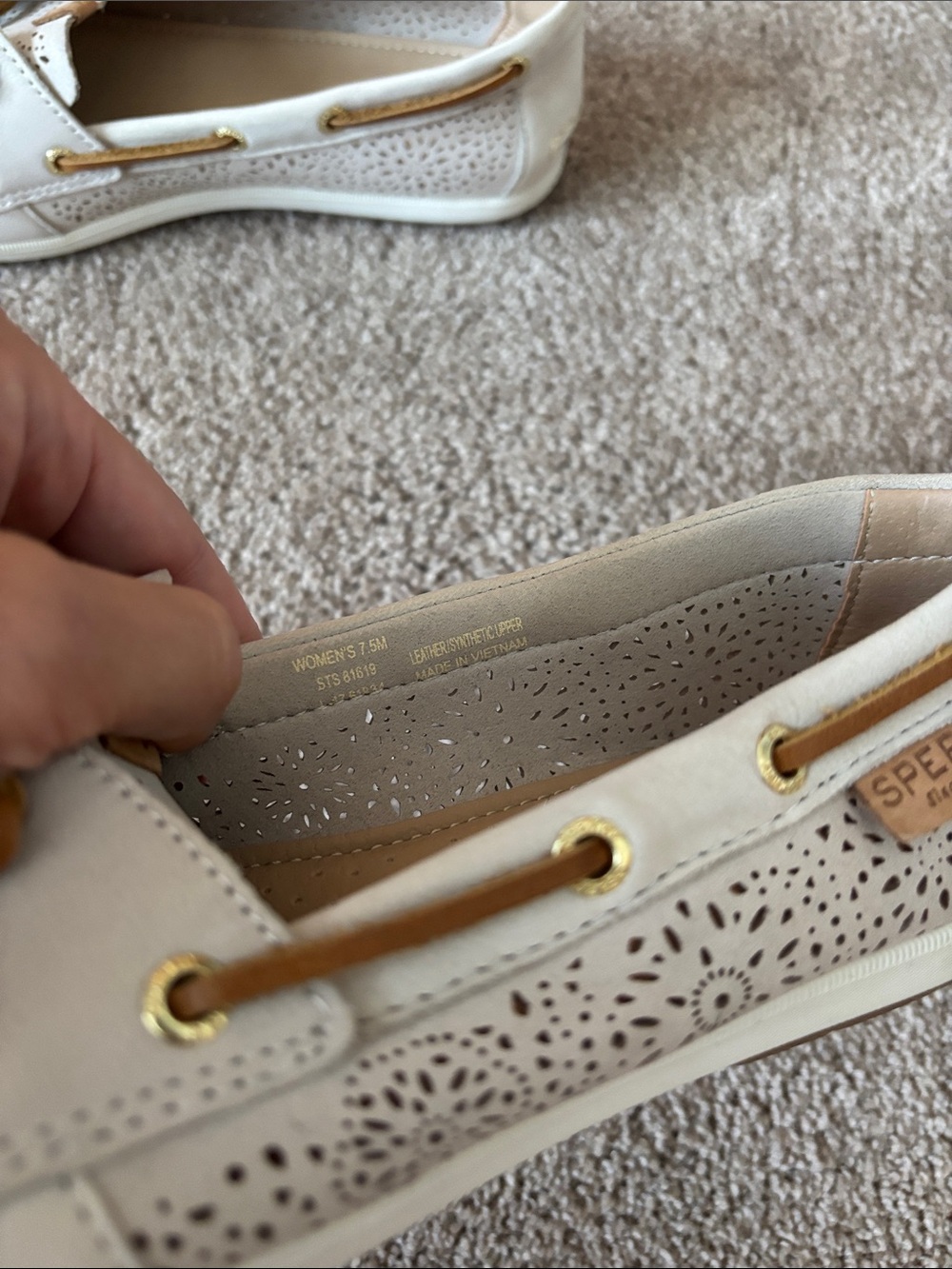 Sperry Women’s Size 7.5 Cream Perforated Leather Boat Shoes with Gold Accents - Picture 3 of 7
